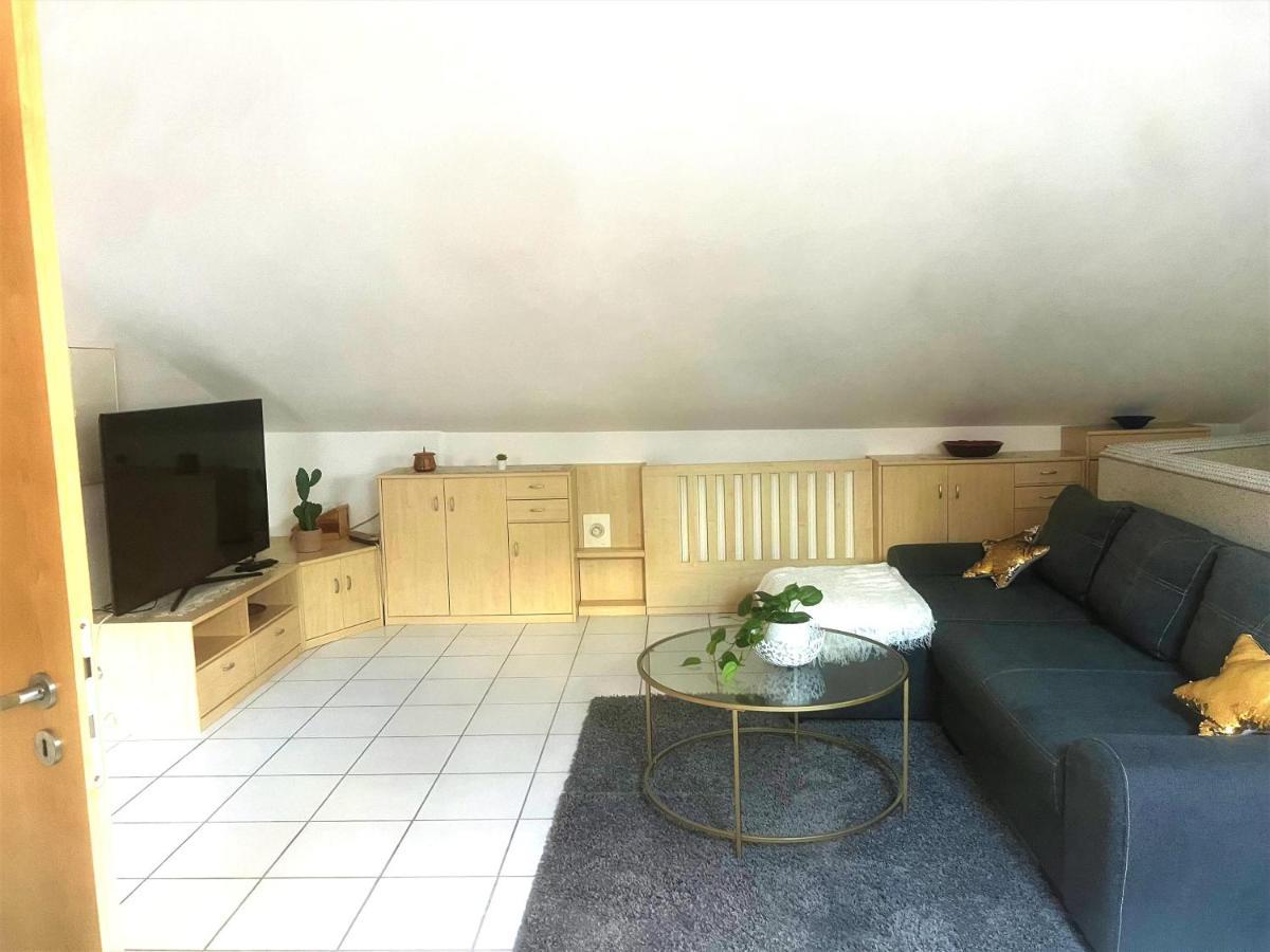 Moeblierte 3 Zimmer Apartment - Mit Smart Tv, Wlan Und Kostenfreie Parkplaetze Schloß Holte-Stukenbrock المظهر الخارجي الصورة